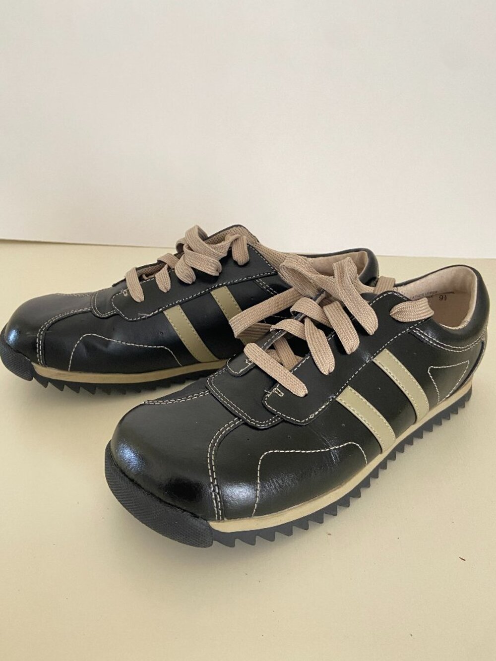 Vintage Y2K Mossimo Darlita Chunky Low Top Sneakers (Size 9.5) NIB